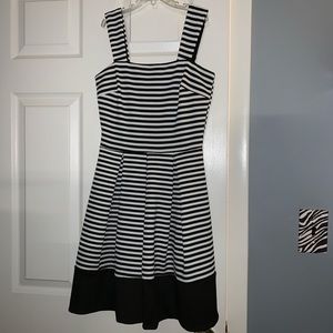 Women’s (XS) dress. Never worn